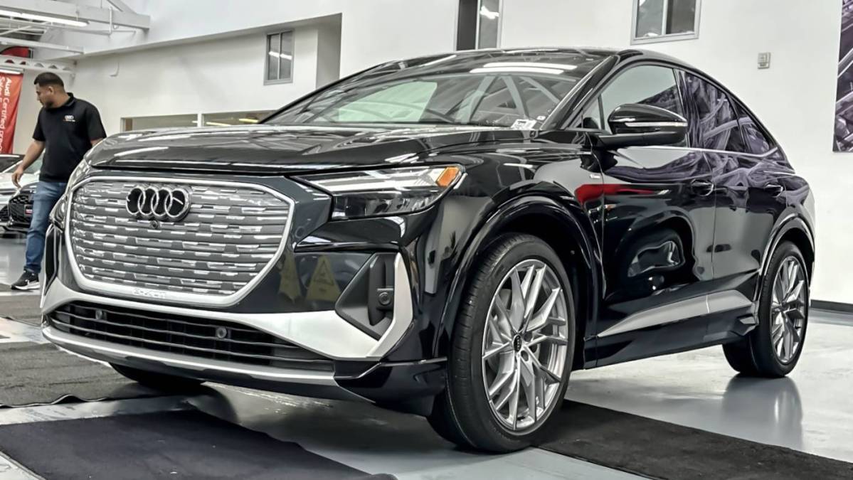 2025 Audi Q4 e-tron WA13UBFZ4SP041965