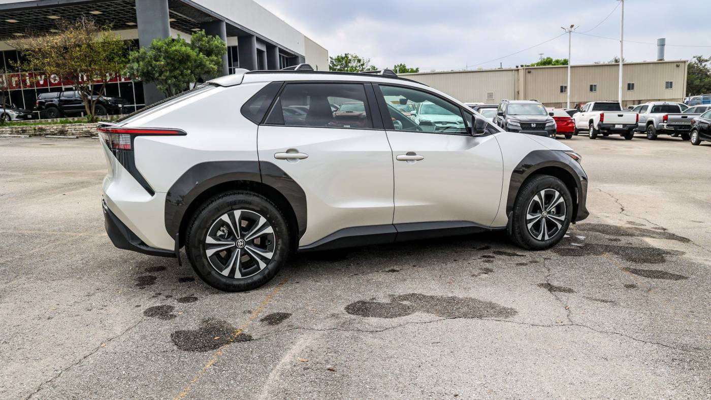 2024 Toyota bZ4X JTMAAAAA1RA036642