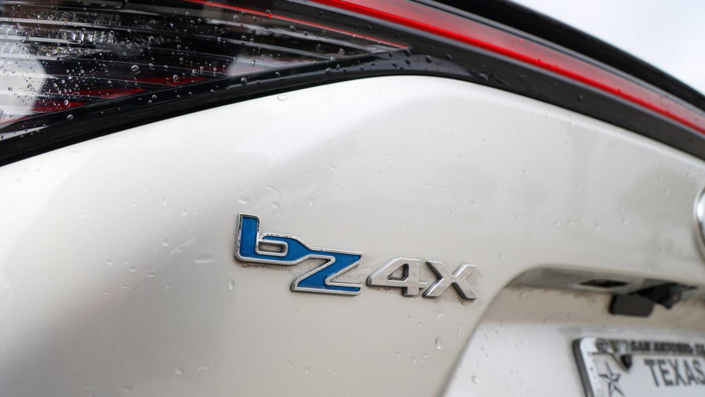 2024 Toyota bZ4X JTMAAAAA1RA036642