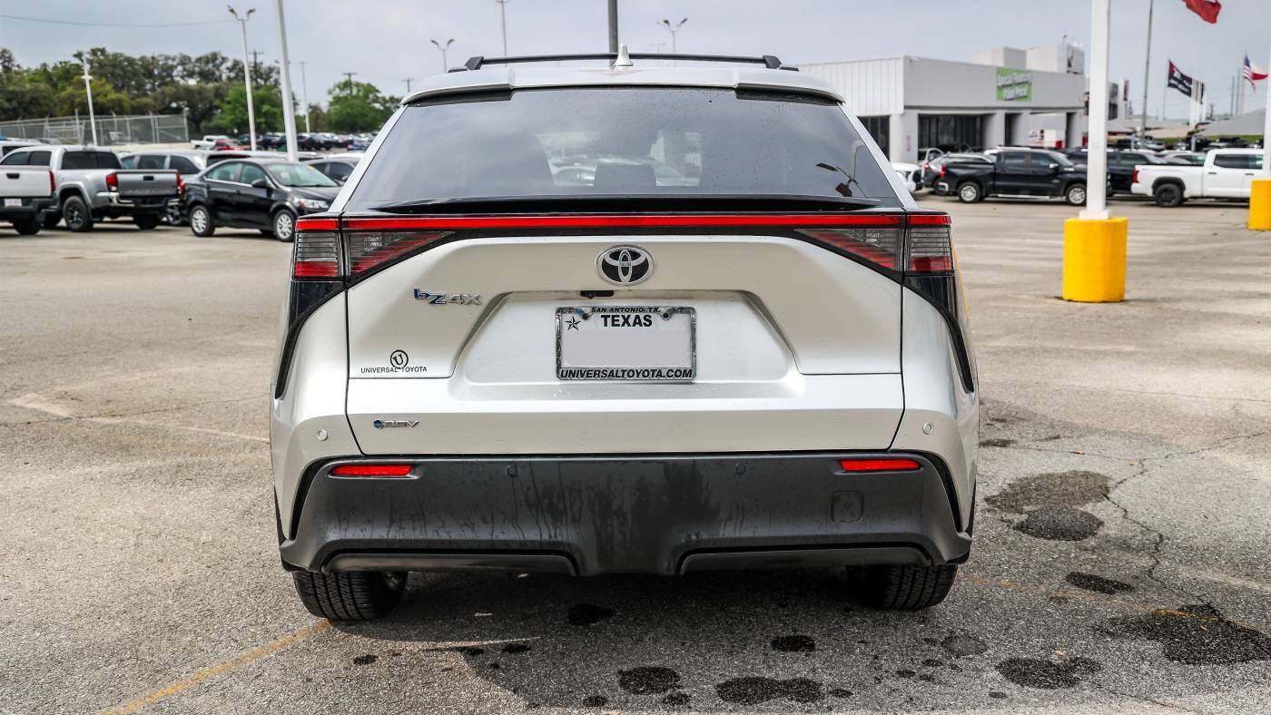 2024 Toyota bZ4X JTMAAAAA1RA036642