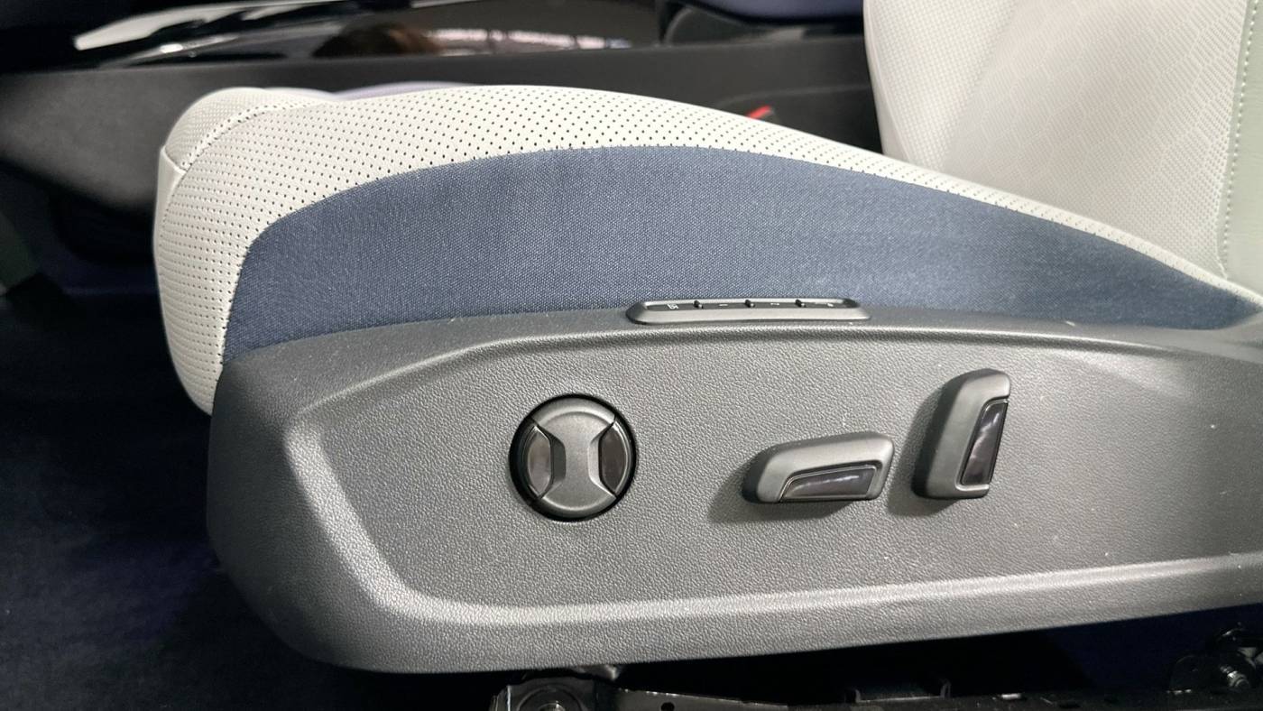 2025 Volkswagen ID.4 1V2JSPE88SC002780