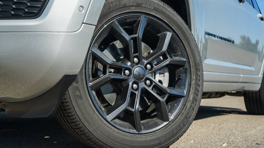 2025 Jeep Grand Cherokee 1C4RJYB6XS8701055