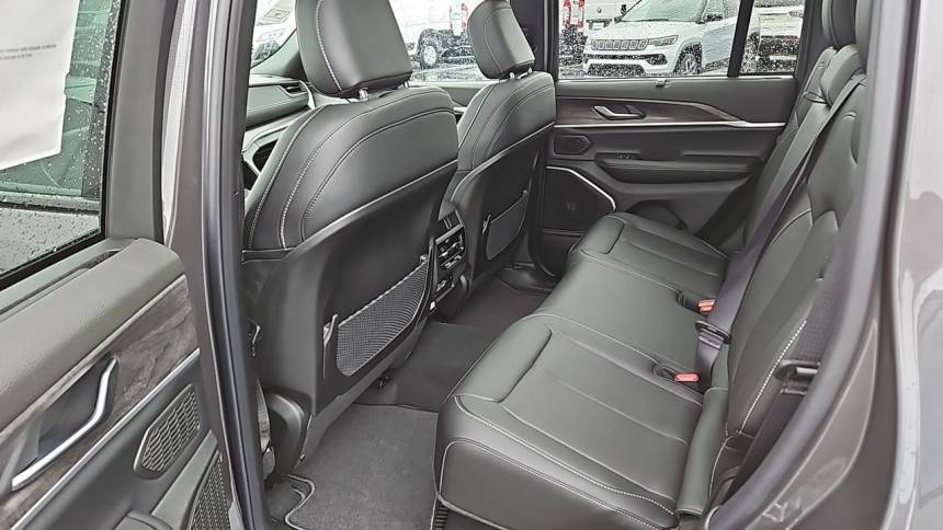 2025 Jeep Grand Cherokee 1C4RJYB61S8690544
