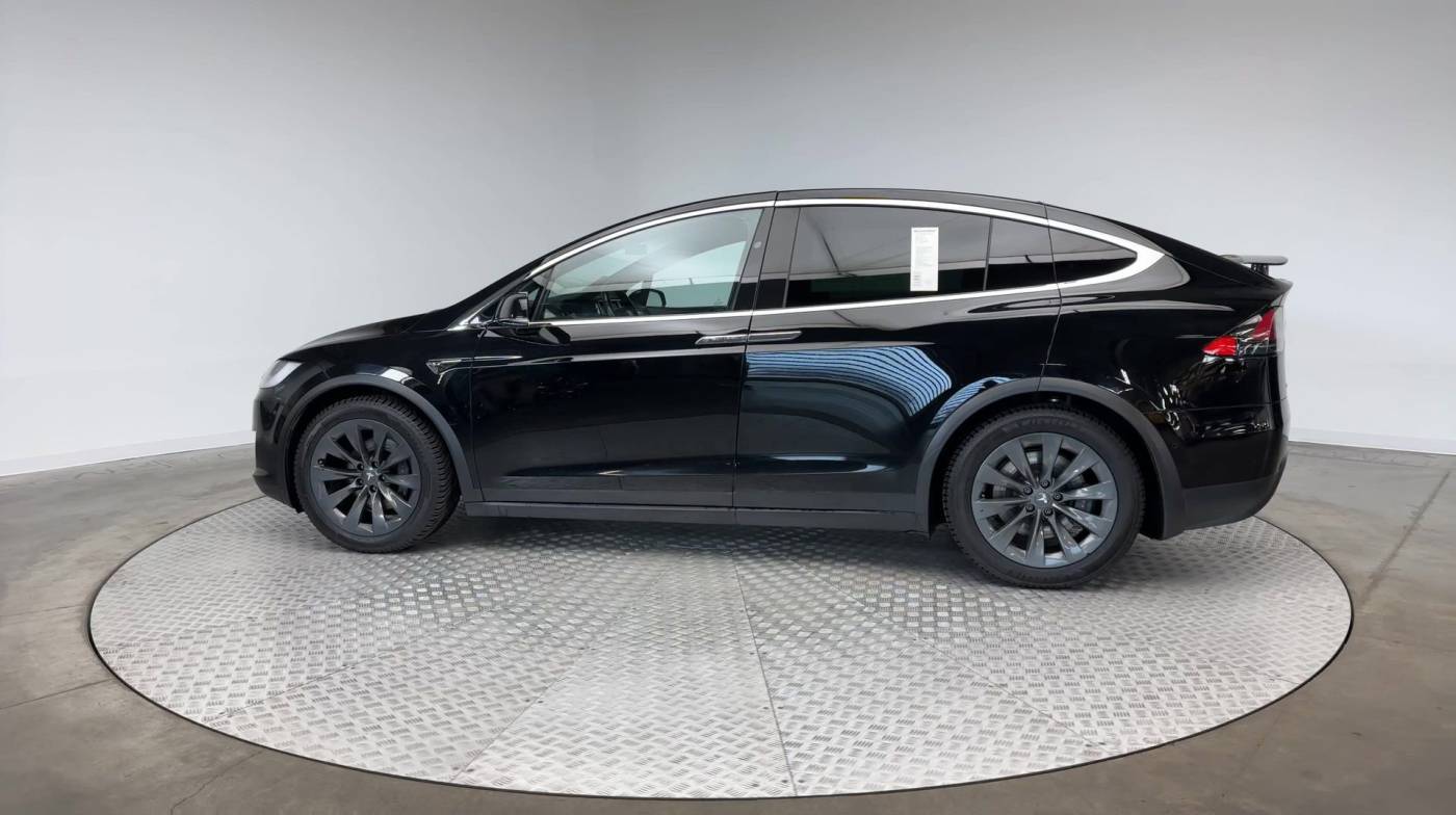 2018 Tesla Model X 5YJXCBE28JF089640