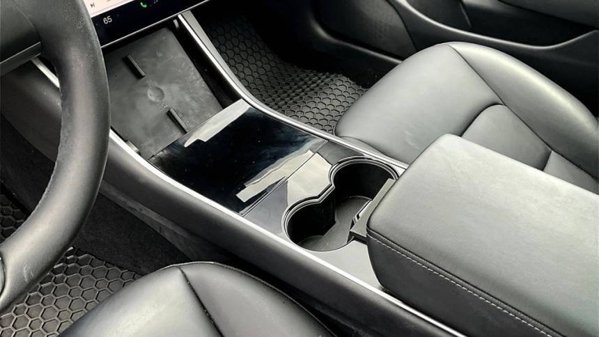 2020 Tesla Model 3 5YJ3E1EB5LF619892