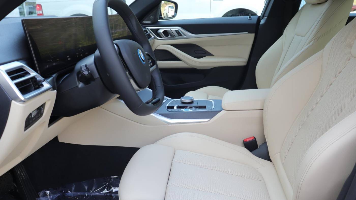 2025 BMW i4 WBY23HD01SFU84607