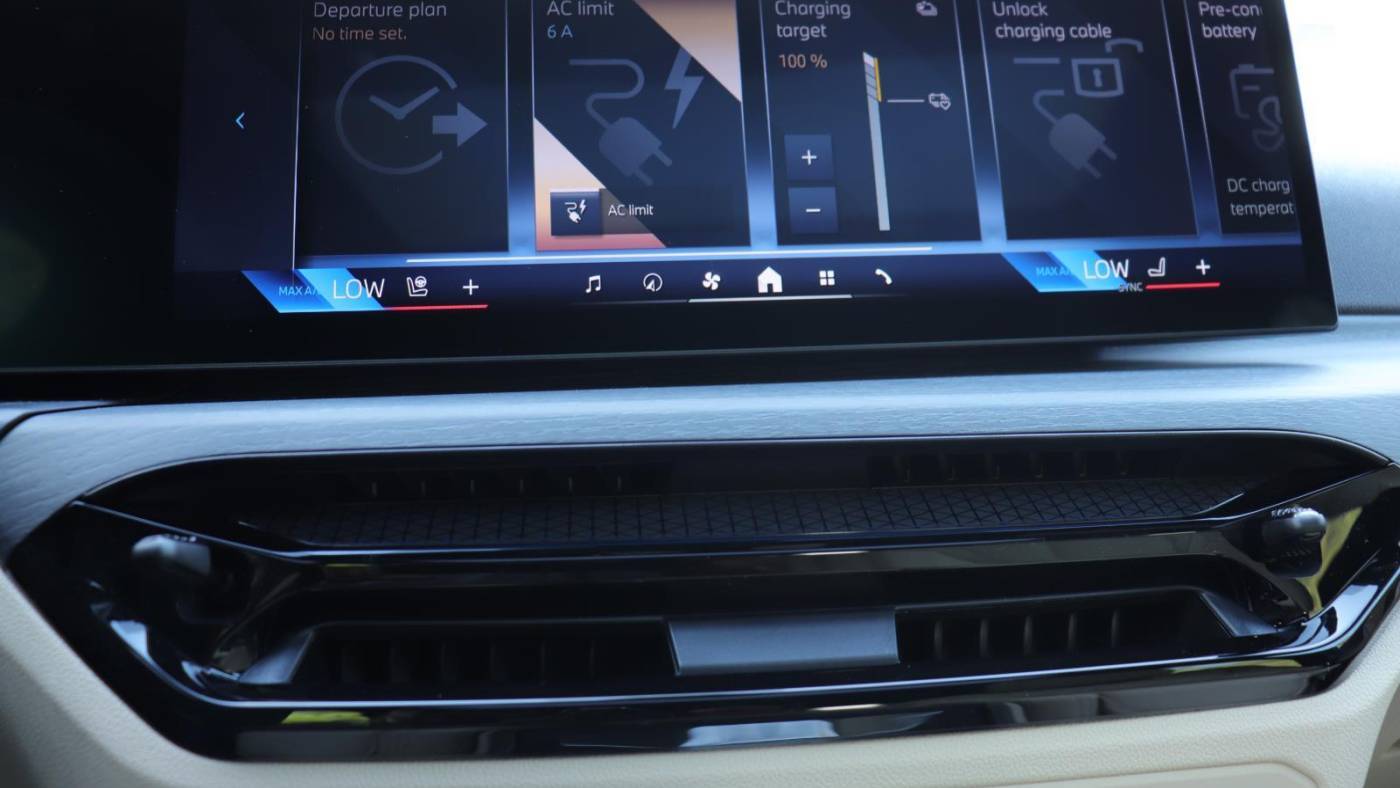 2025 BMW i4 WBY23HD01SFU84607