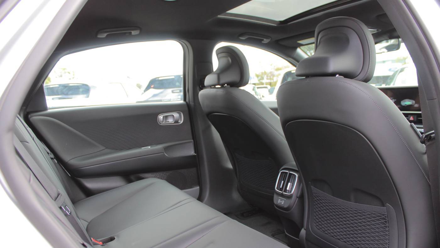 2025 Hyundai IONIQ 6 KMHM54AA6SA097070