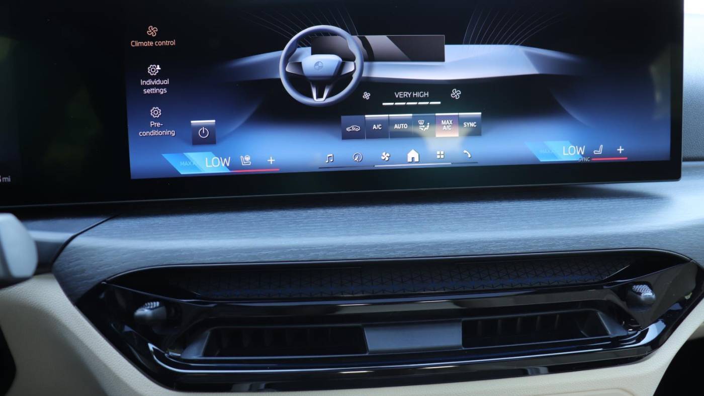 2025 BMW i4 WBY23HD01SFU84607