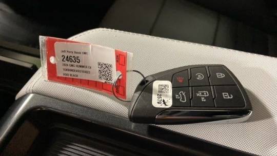 2024 GMC HUMMER EV SUV 1GKB0NDE4RU108823