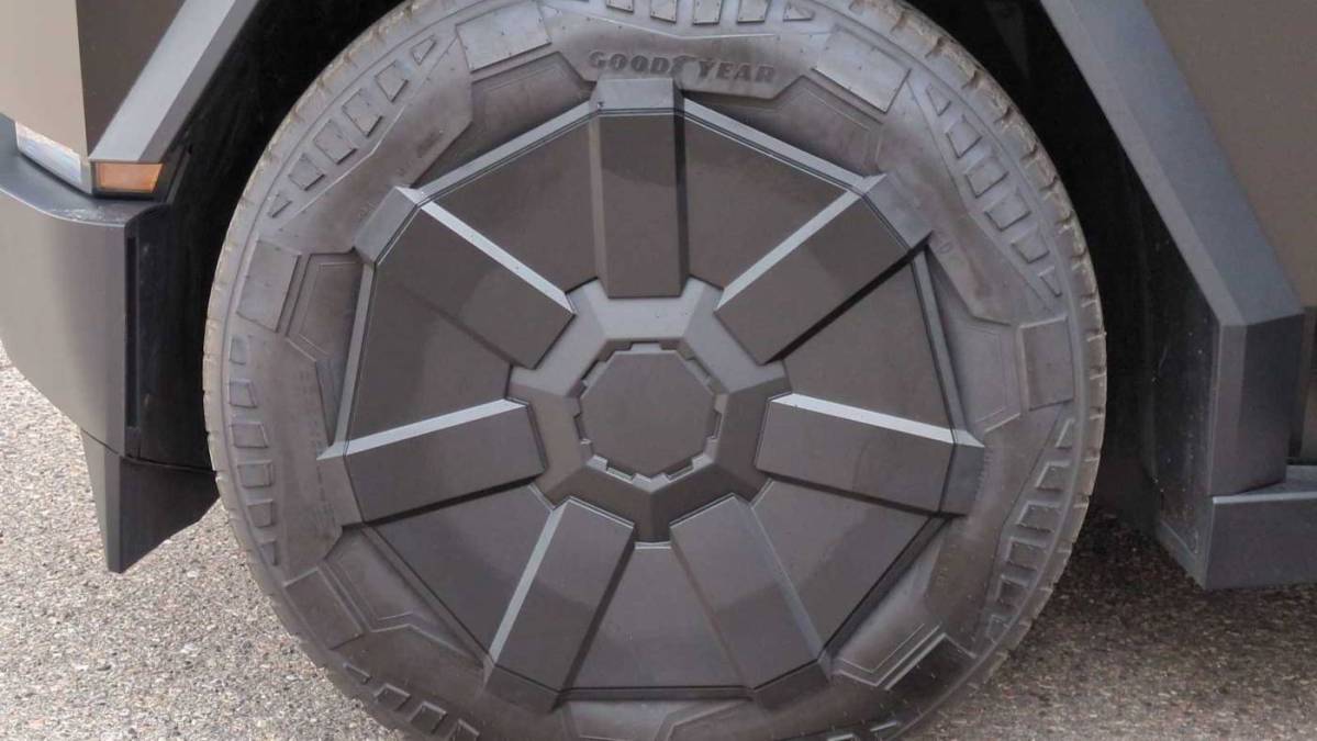 2024 Tesla Cybertruck - Images - 14