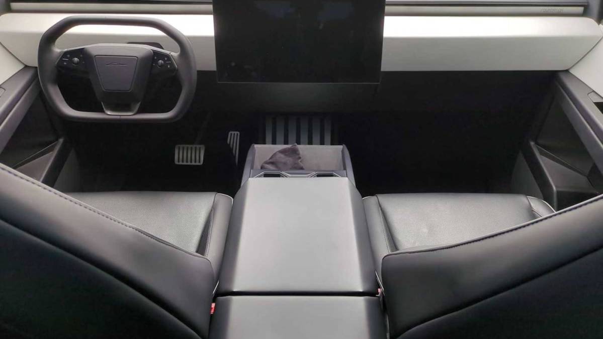 2024 Tesla Cybertruck - Images - 16