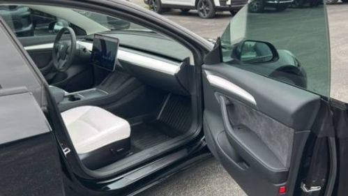 2022 Tesla Model 3 5YJ3E1EB9NF123951