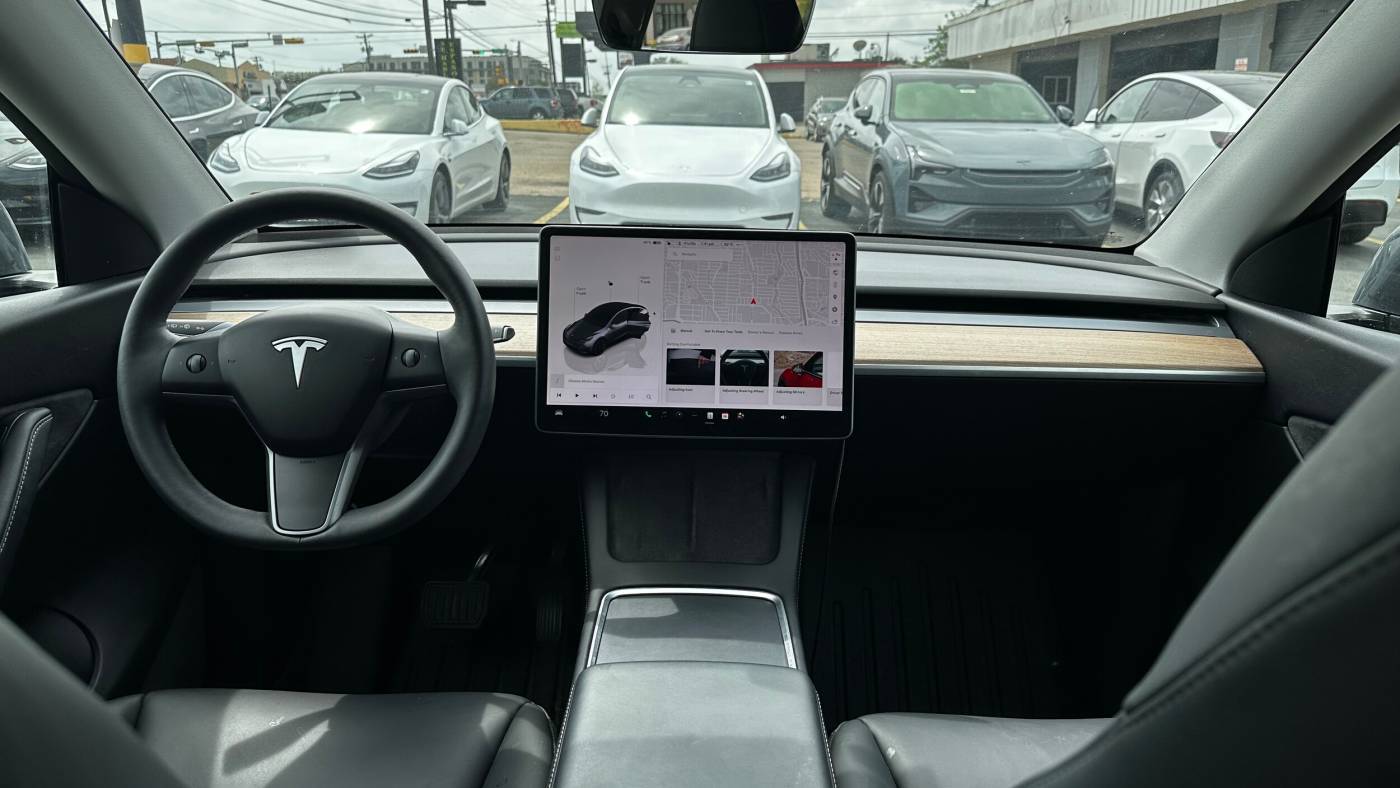 2022 Tesla Model Y 7SAYGDEE2NA003405