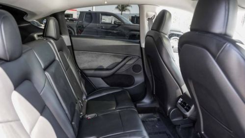 2024 Tesla Model Y 7SAYGDEE9RA263581
