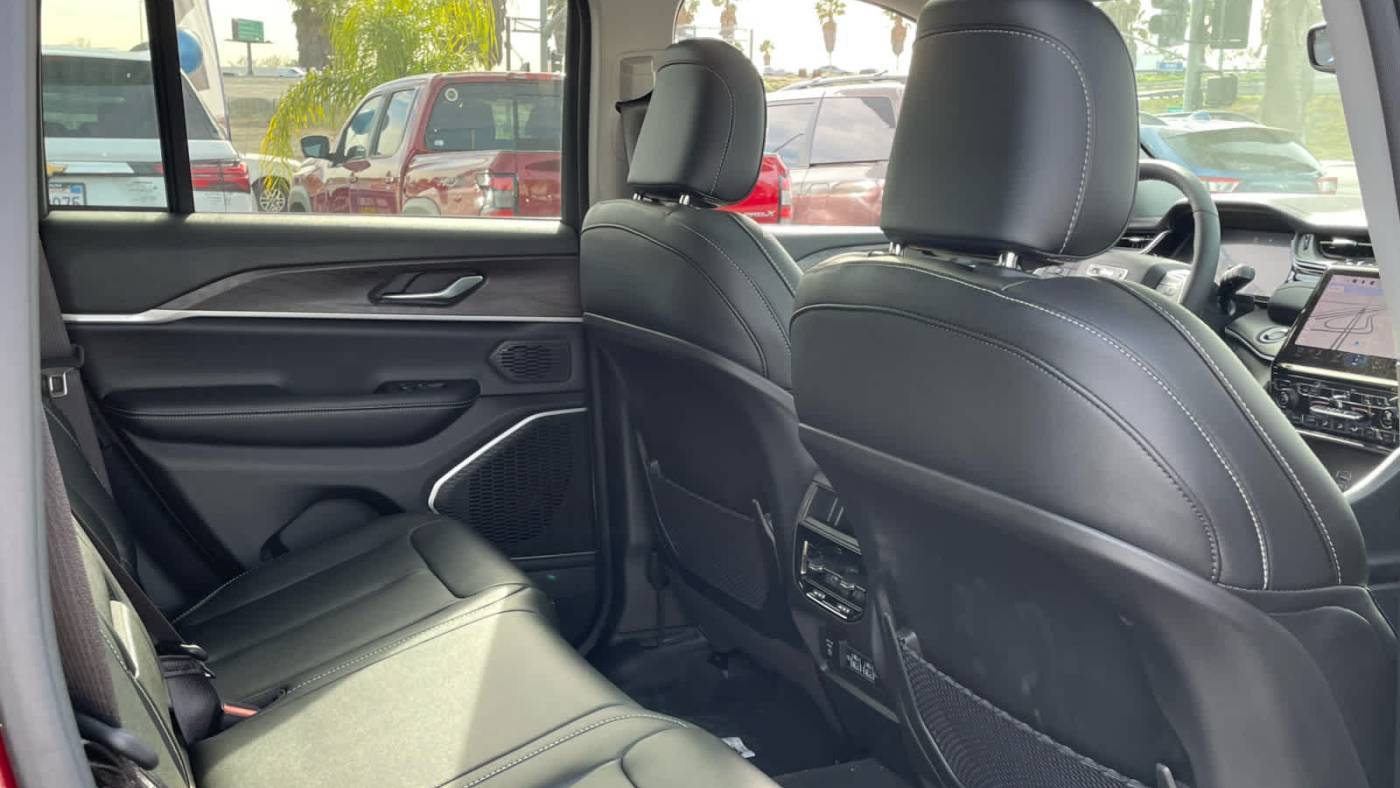 2024 Jeep Grand Cherokee 1C4RJYB66RC681393