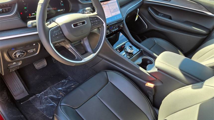 2025 Jeep Grand Cherokee 1C4RJYB67S8639291