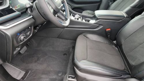2025 Jeep Grand Cherokee 1C4RJYC69S8637363