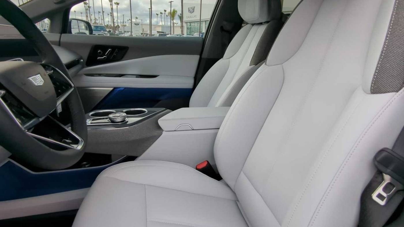2025 Cadillac OPTIQ 3GYK3EMR5SS150603