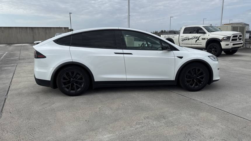 2022 Tesla Model X 7SAXCDE53NF338103