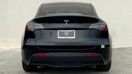 2024 Tesla Model Y 7SAYGDEDXRF155769