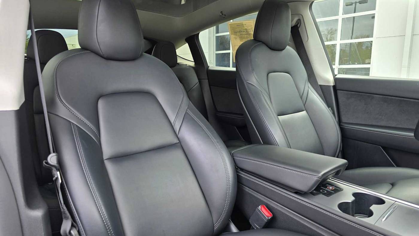 2022 Tesla Model Y 7SAYGDEE3NF444284