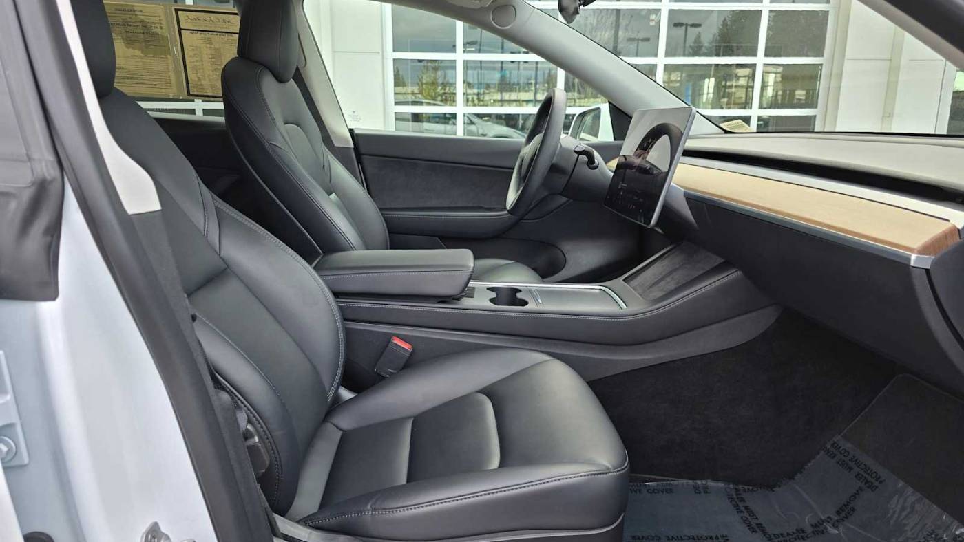2022 Tesla Model Y 7SAYGDEE3NF444284