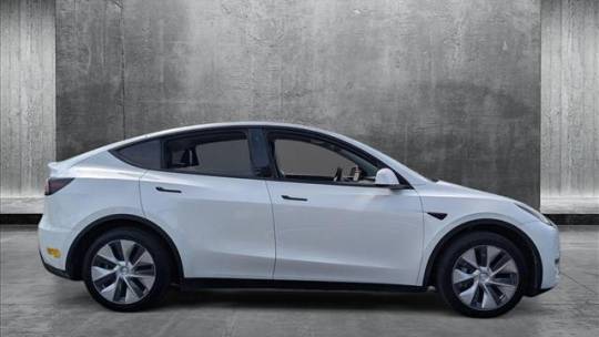 2022 Tesla Model Y 7SAYGDEE7NF321491