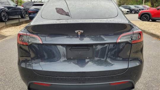 2024 Tesla Model Y 7SAYGDEDXRF118575