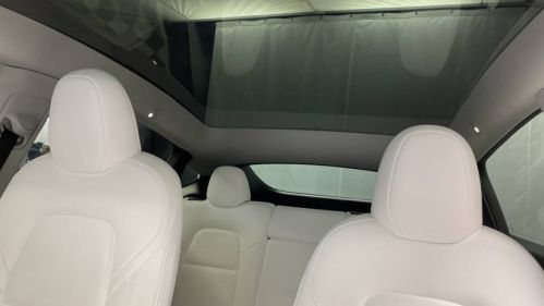 2024 Tesla Model Y 7SAYGDED9RF039625
