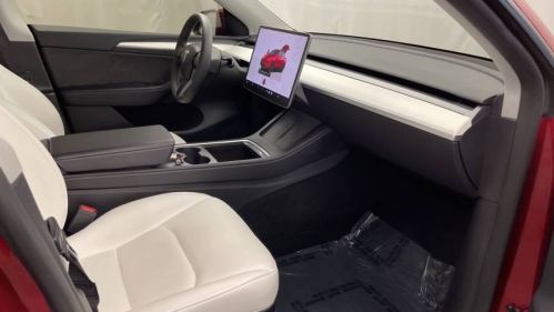 2024 Tesla Model Y 7SAYGDED9RF039625