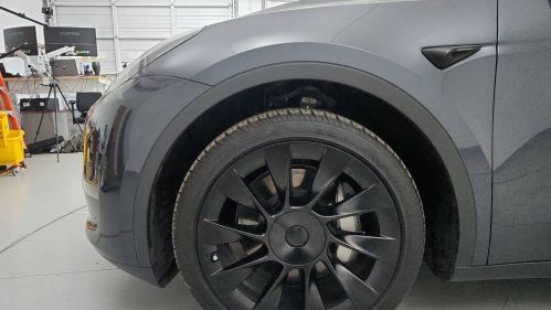 2024 Tesla Model Y 7SAYGDEE5RA235731