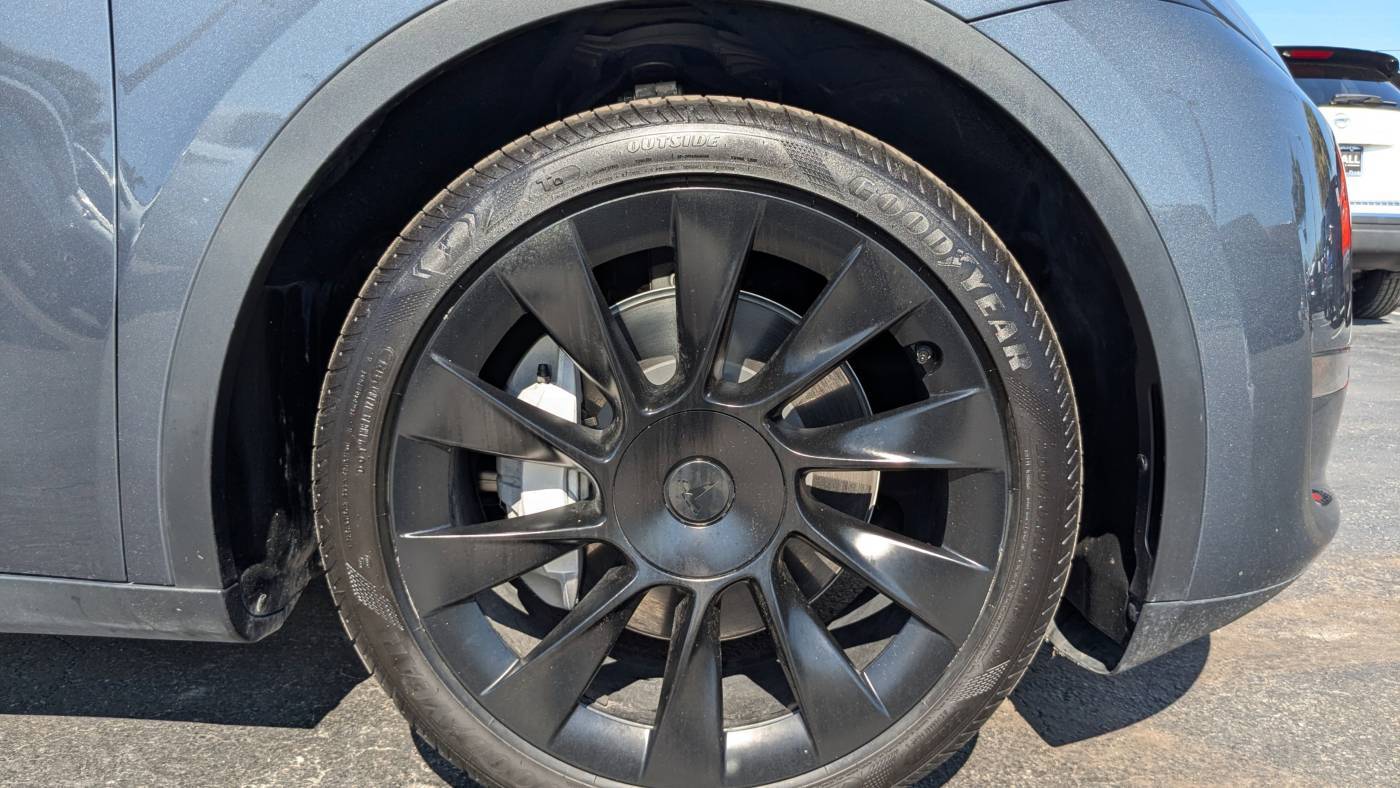 2023 Tesla Model Y 7SAYGDEE6PA048205