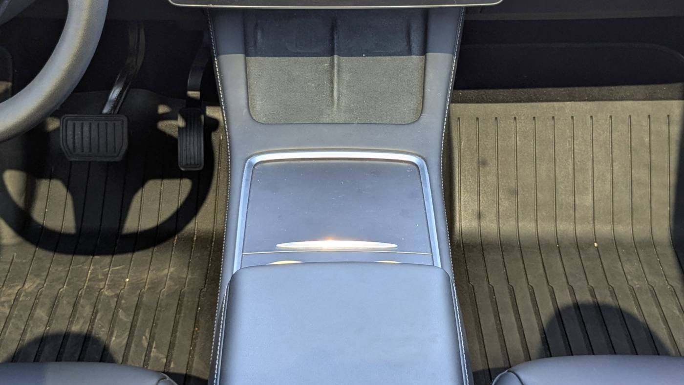 2023 Tesla Model Y 7SAYGDEE6PA048205