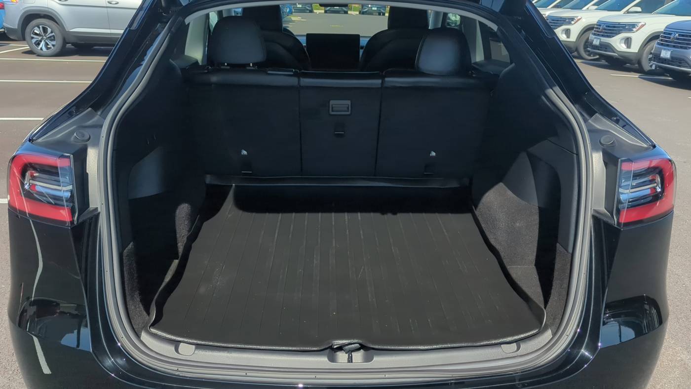 2022 Tesla Model Y 7SAYGDEF0NF487876