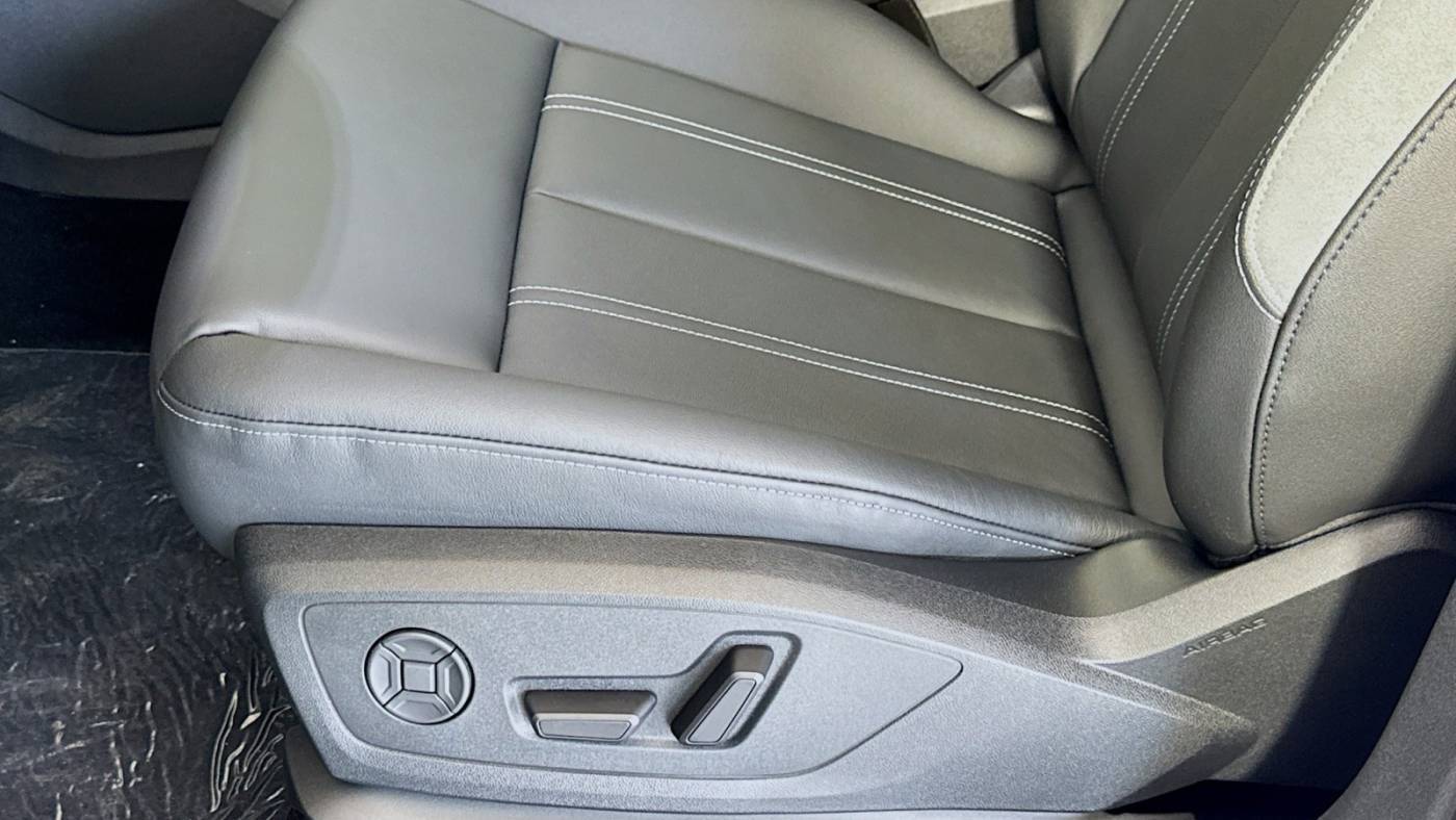 2025 Audi Q4 e-tron WA12UBFZ7SP039719