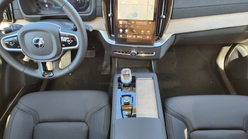 2025 Volvo XC90 YV4H60PB3S1371396