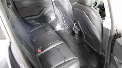 2021 Tesla Model Y 5YJYGDEE3MF195948