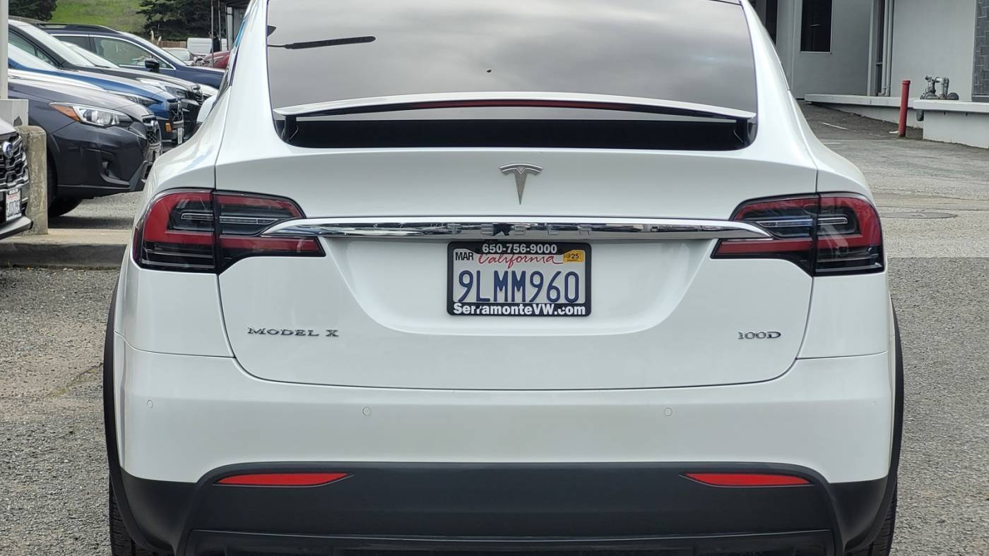 2018 Tesla Model X 5YJXCAE23JF115829