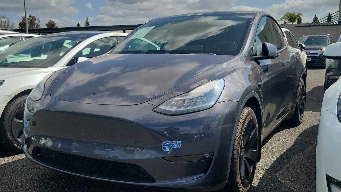 2021 Tesla Model Y 5YJYGDED1MF133617