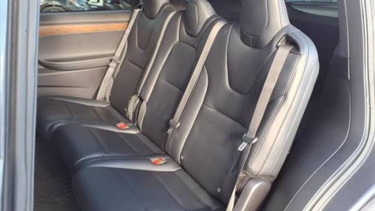 2021 Tesla Model X 5YJXCDE23MF323120