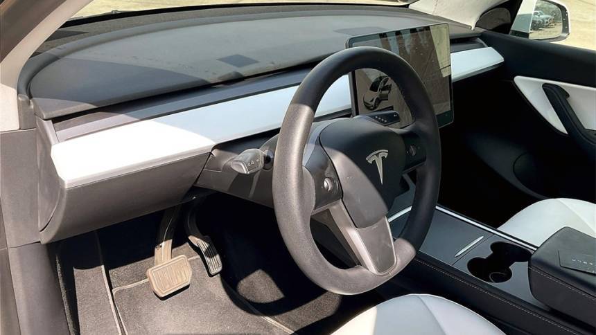 2021 Tesla Model Y 5YJYGDEEXMF158542