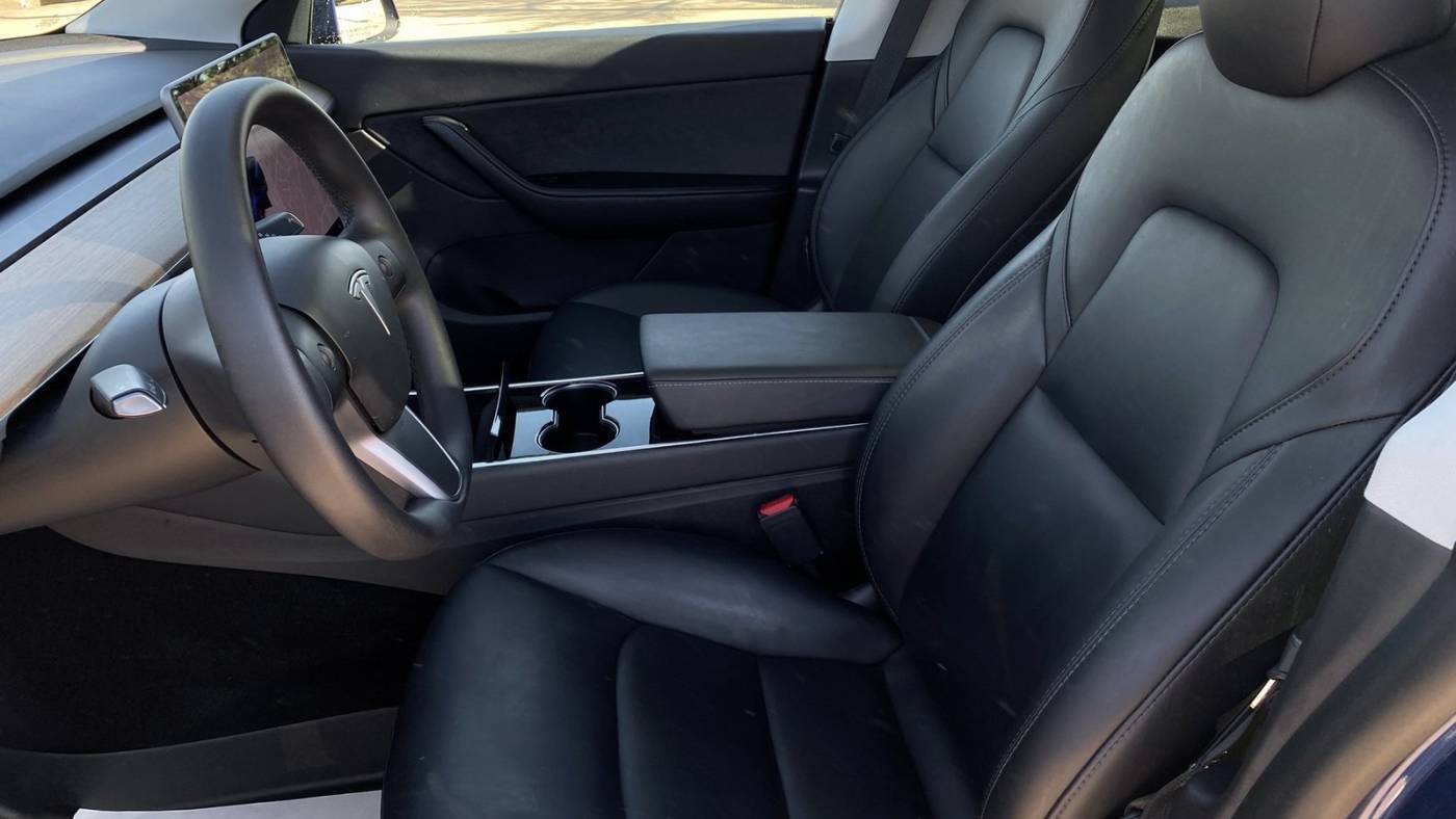 2020 Tesla Model Y 5YJYGDEE7LF045274