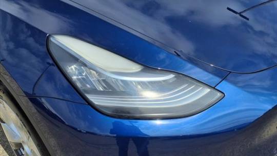 2021 Tesla Model Y 5YJYGDEE2MF203070