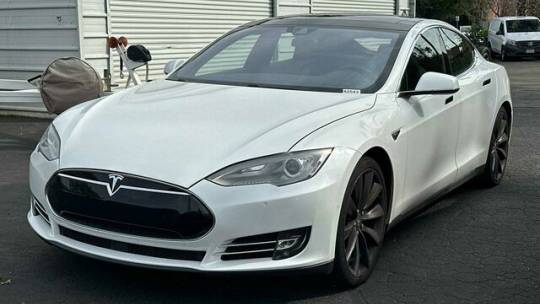 2015 Tesla Model S 5YJSA1H27FF095393