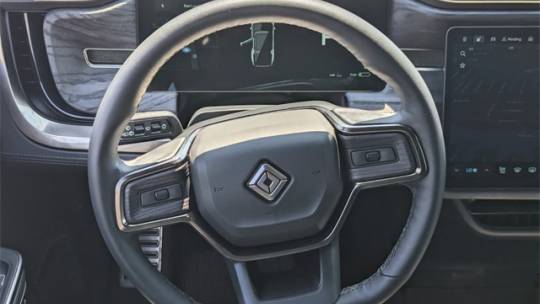 2023 Rivian R1S 7PDSGABA4PN019351