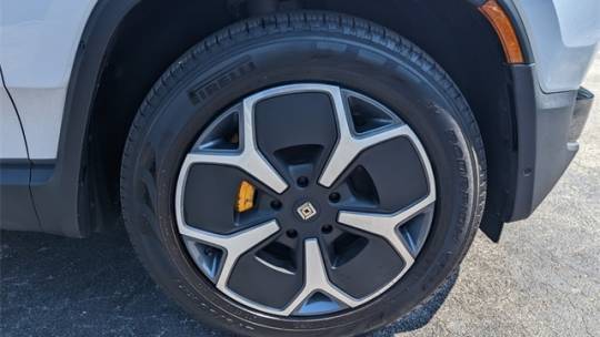 2023 Rivian R1S 7PDSGABA4PN019351