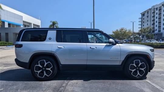2023 Rivian R1S 7PDSGABA4PN019351