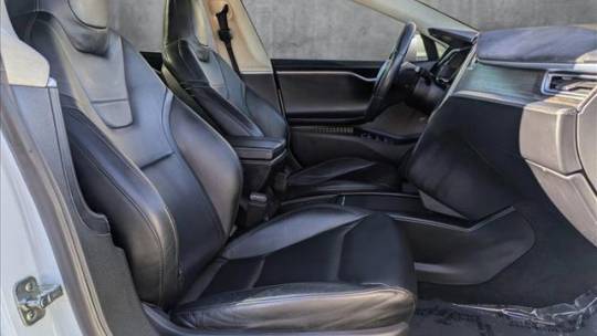 2016 Tesla Model S 5YJSA1E25GF136268