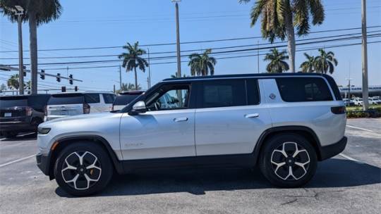 2023 Rivian R1S 7PDSGABA4PN019351